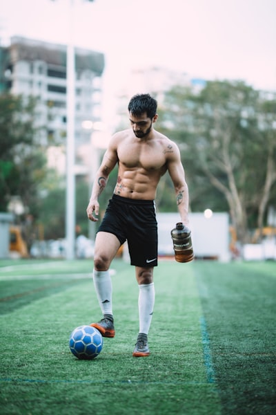 الأهليوصنداونزمواجهةأفريقيةمثيرةبينالعملاقين